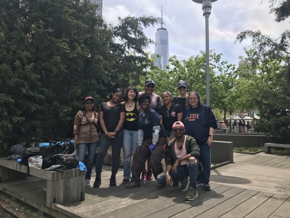 A group of students cleaning up the Hudson River